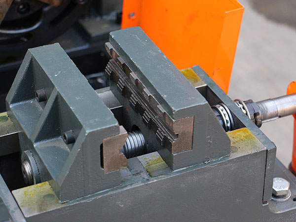HGS-40D滾絲機(jī)