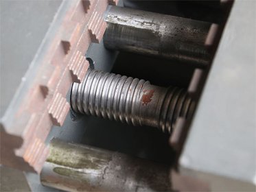 鋼筋直螺紋滾絲機(jī)的工作原理